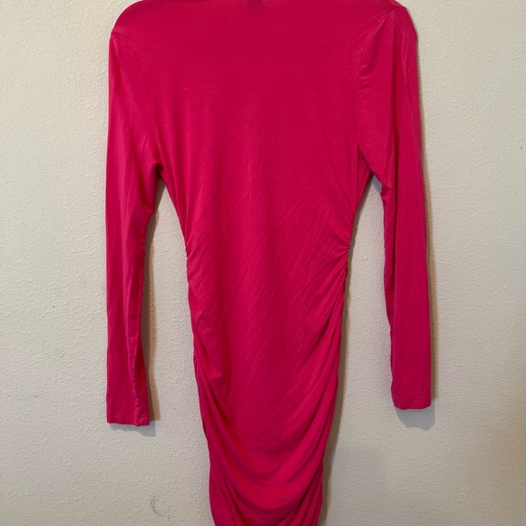 Elegant Pink V-Neck Dress - Picture 3 of 3